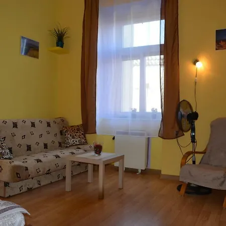 Lägenhet Miracool Apartament *